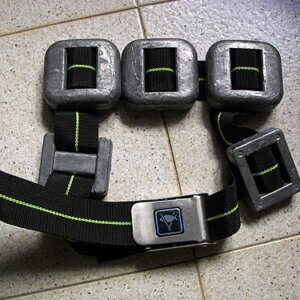 Painovyö ja painot sukellukseen