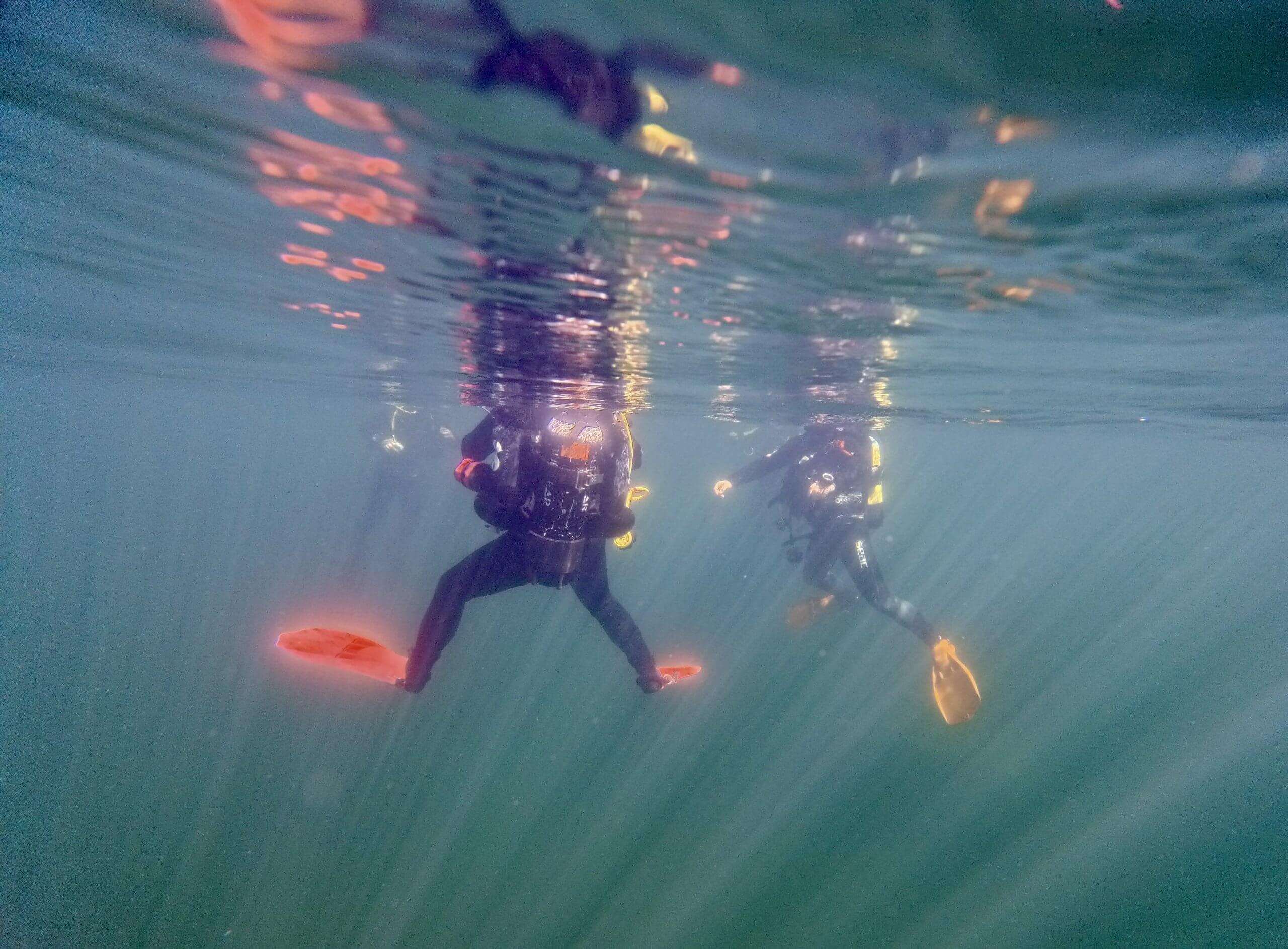 Divers in Hila